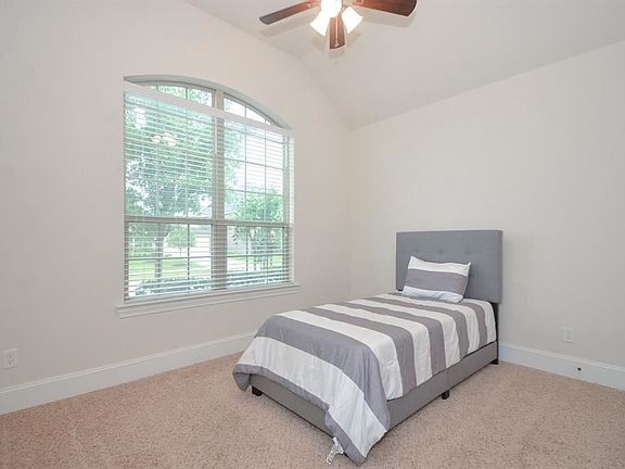 5th image of 29306 Wood Lily Dr