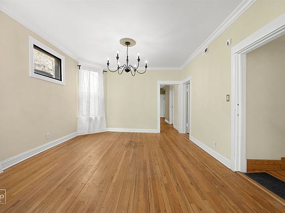 4th image of 1847 W Touhy Ave