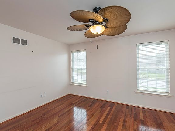4th image of 3 Marion Dr