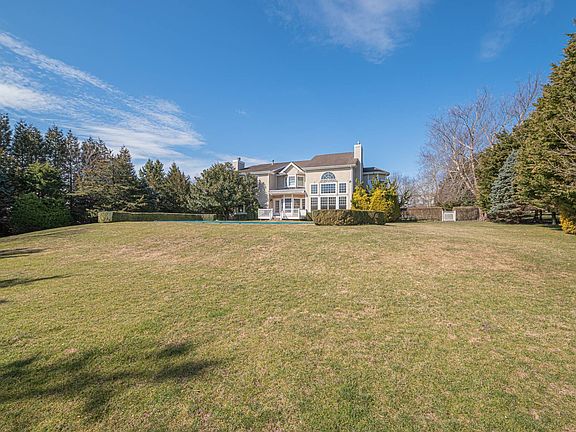3rd image of 6 Parrish Pond Ln