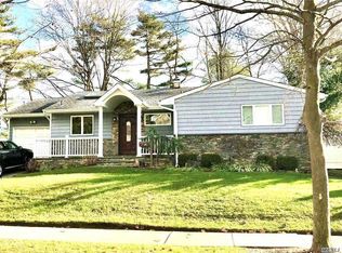 35 Mitchell Ave, Plainview, NY 11803