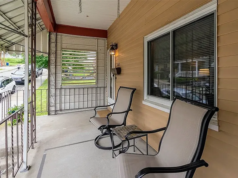262 Dunseith St — Photo 2