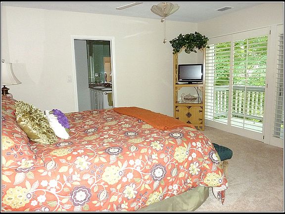 5th image of 5034 Montibello Dr