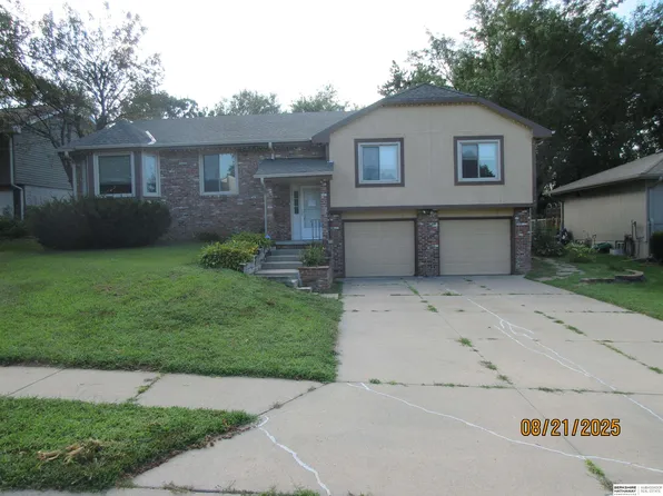 11517 Ruggles Cir, Omaha, NE 68164