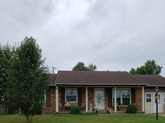 5th image of 647 S Magnolia Dr