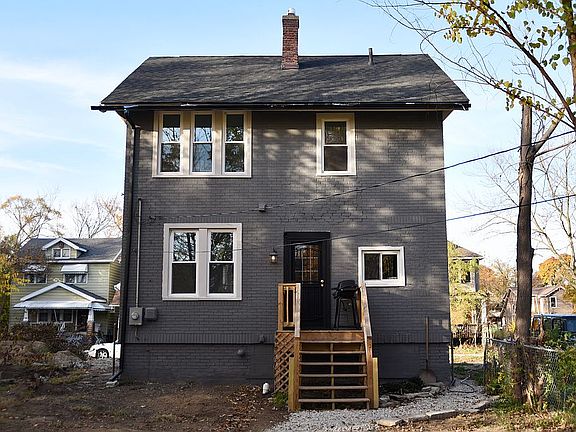3rd image of 1953 Brighton St