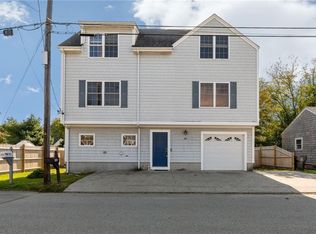 106 Cedar Ave, Portsmouth, RI 02871