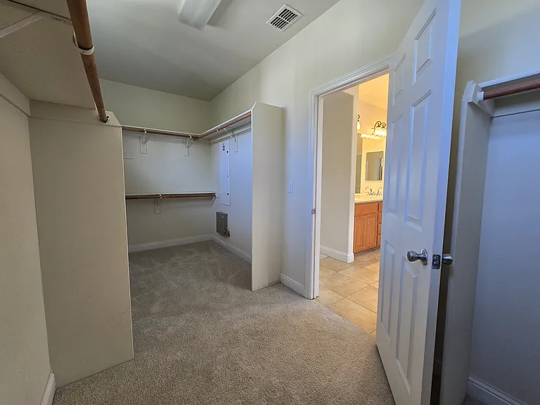 626 W La Canada Ave — Photo 32