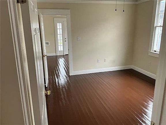 3rd image of 4706 Euphrosine St
