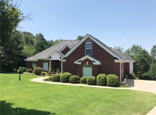 121 Golden Eagle Dr, Pickens, SC 29671
