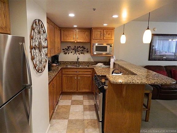 3rd image of 1485 Empire Ave #316