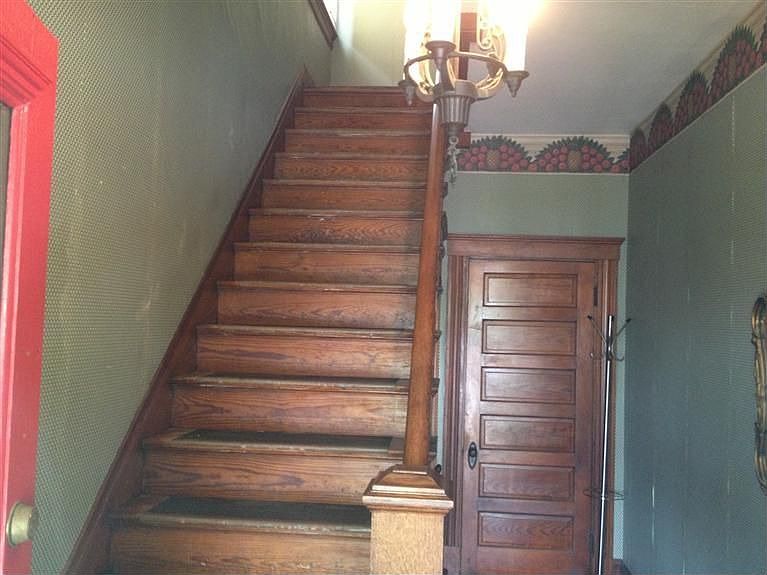 1st image of 3522 Woodbine Ave