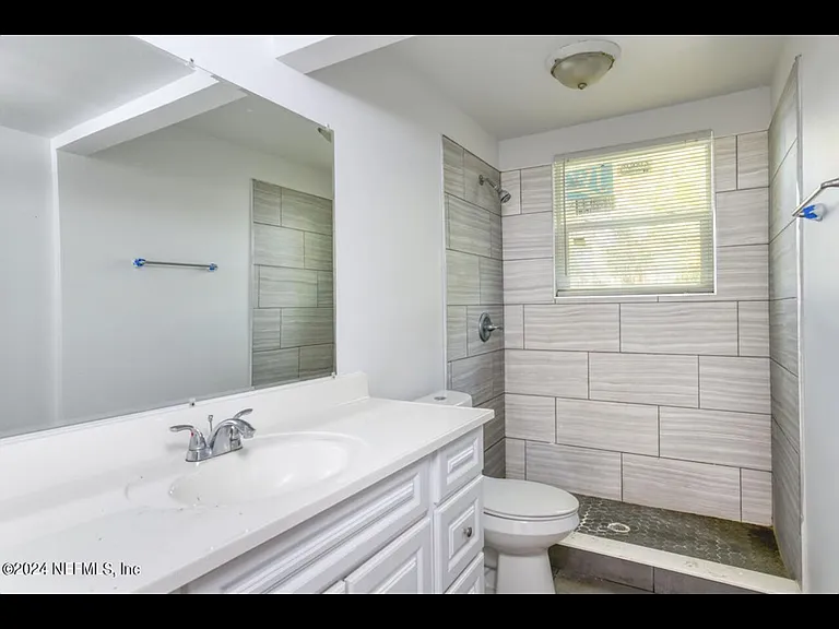 1265 W 26th St #1265 — Photo 5
