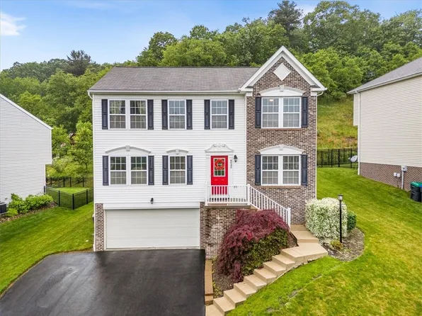 8045 Maureen Dr, Cranberry Township, PA 16066