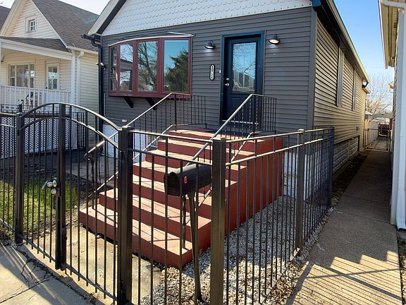 3rd image of 10726 S Mackinaw Ave