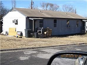 2nd image of 220 Lynn Dr