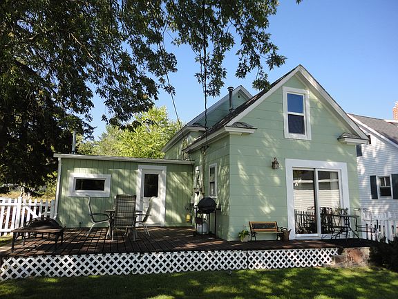 deck in back of house