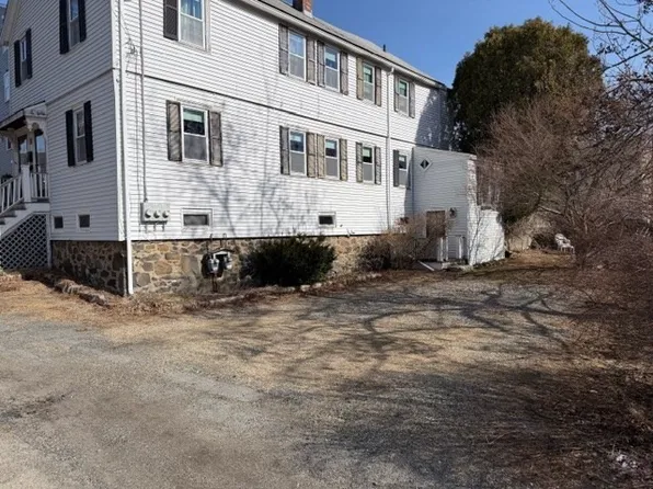 15 Hillside Ave #1, Marblehead, MA 01945