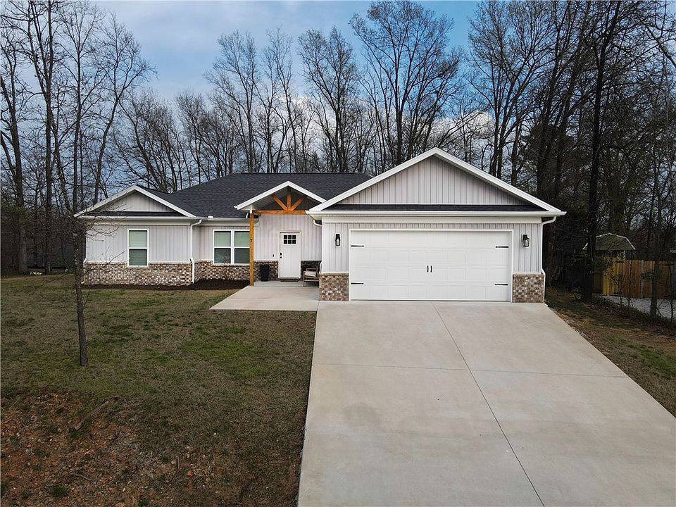 1st image of 7 Cresswell Dr