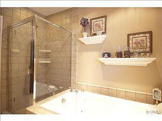 5th image of 6029 Longridge Ave