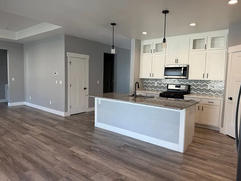 1702 Wyatt Earp Ct — Photo 3