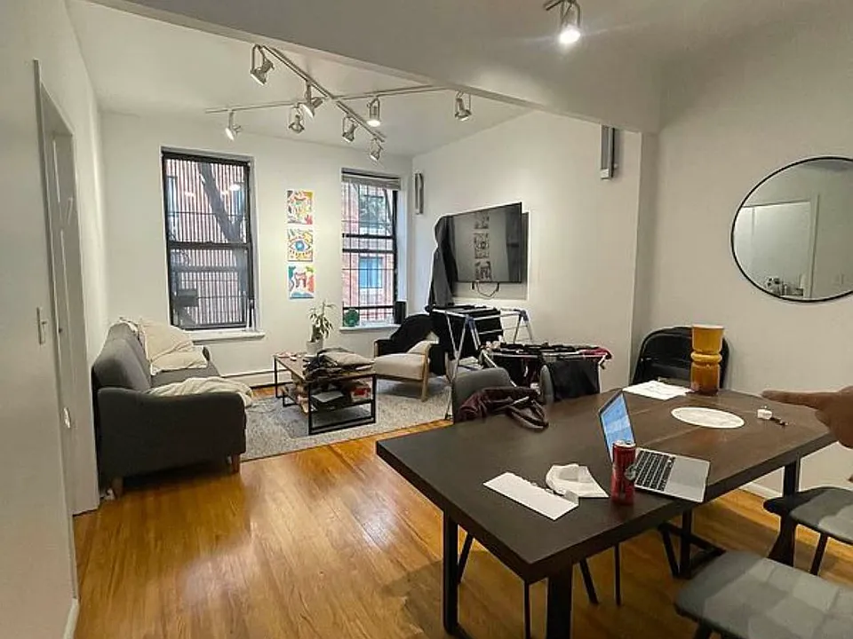 415 W 52nd St #2B