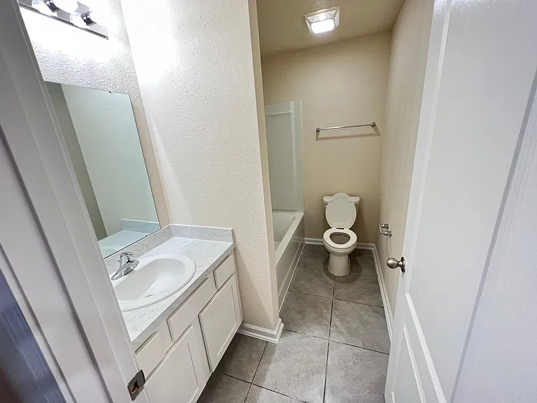 64 Pasadena Dr — Photo 5