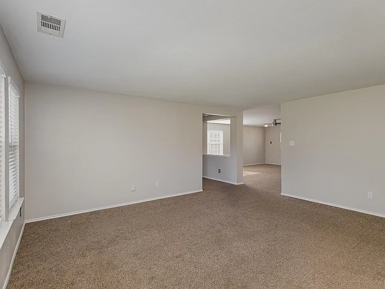 1121 Charlotte Dr — Photo 26