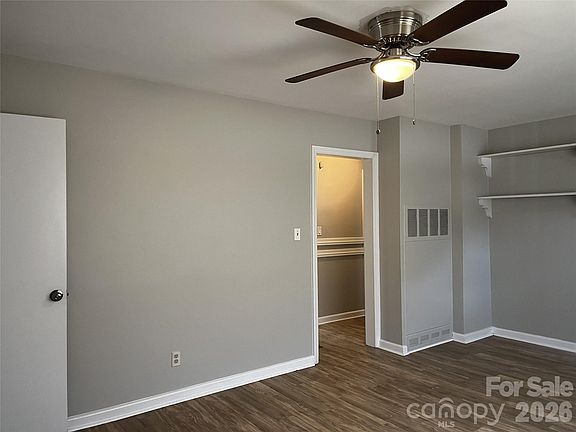 4th image of 2213 Shamrock Dr