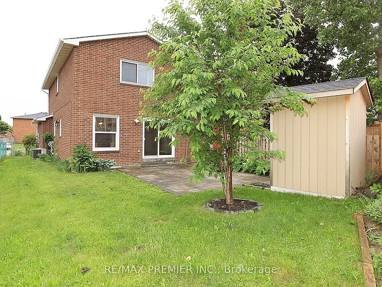 27 Prairie Dunes Pl — Photo 24