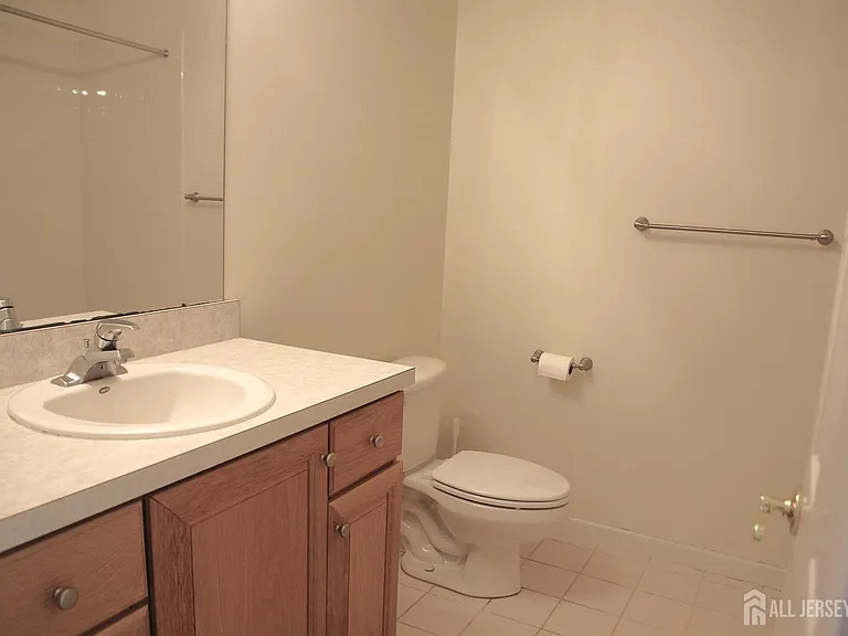 72 Truman Ave — Photo 25
