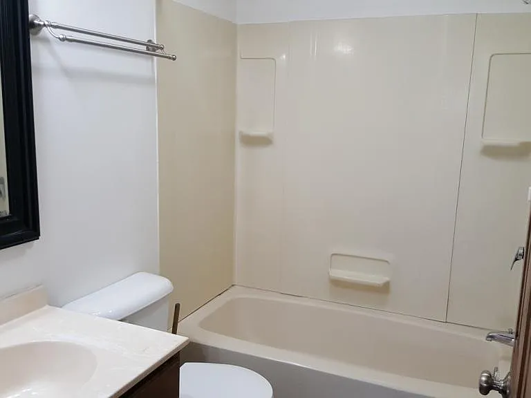 753 W 3rd St #4 — Photo 5