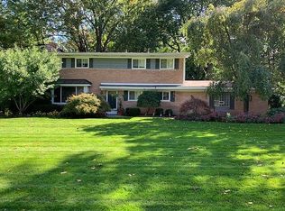 1373 Ashover Dr, Bloomfield Hills, MI 48304