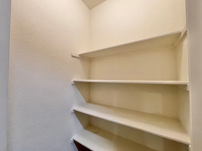 901 Lasso Dr — Photo 11