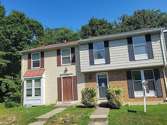 3rd image of 16142 Henderson Ln
