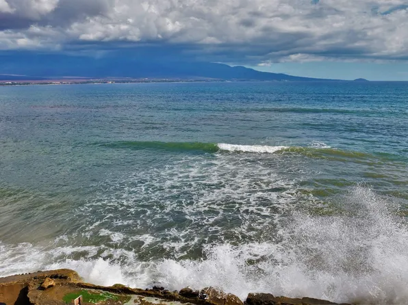 250 Hauoli St APT 202, Wailuku, HI 96793