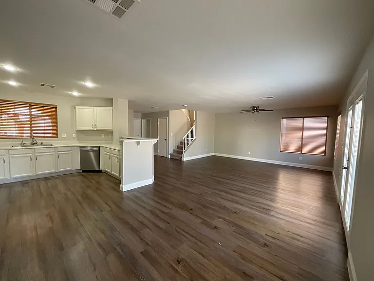 8720 Majestic Pine Ave — Photo 4