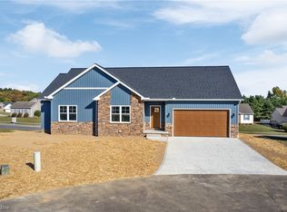 940 Crockett Cir, Canal Fulton, OH