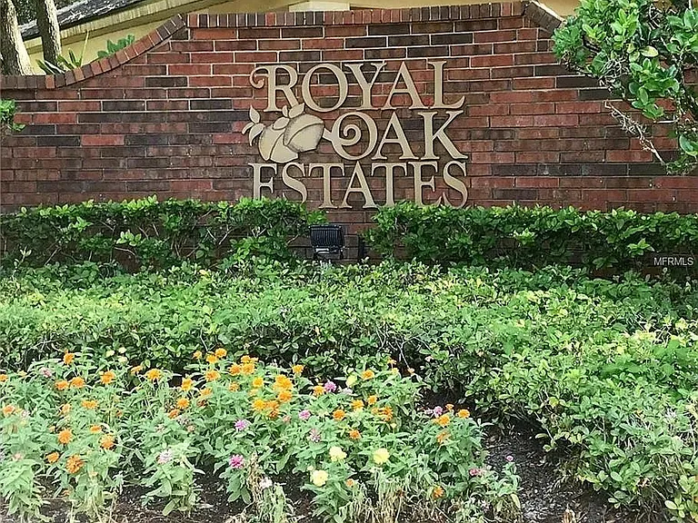 1063 Royal Oaks Dr — Photo 18