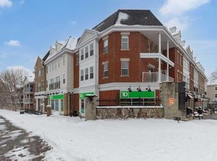 2233 N 34th Ave SW #321, Calgary, AB T2T6N2