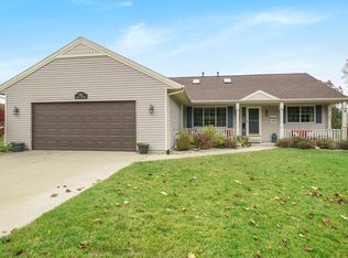 7932 Rolling Meadows Dr, Kalamazoo, MI