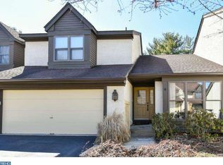 208 Springhouse Pond Dr, Wayne, PA 19087