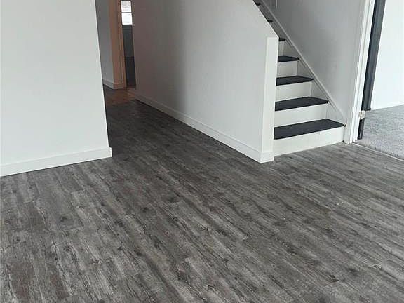 4th image of 7214 Harney Ave