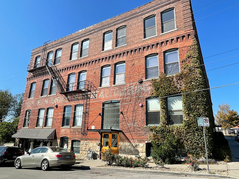 1st image of 1800 Central St Ste 202