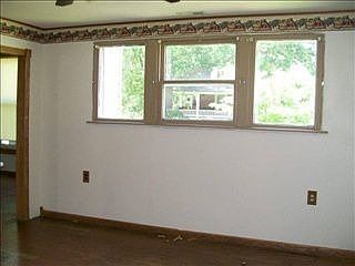 3rd image of 424 N Stewart Ave