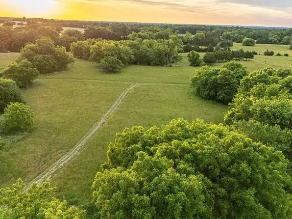 48883 Huntington Ln, Hannibal, MO 63401