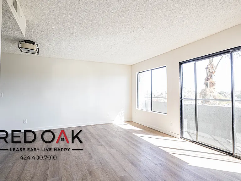 11823 Victory Blvd #214 — Photo 20