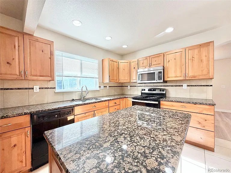 10625 W 58th Ave #B — Photo 3