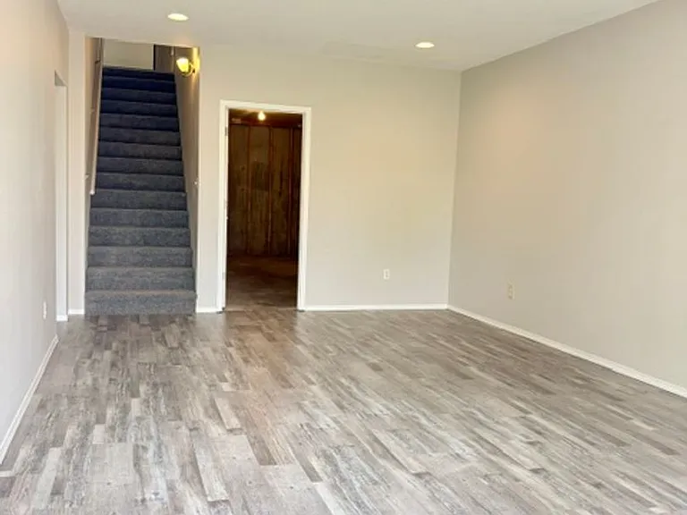 2202 W Jonquil Ln — Photo 25