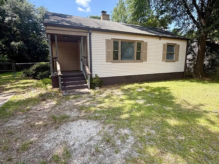 607 McArthur Blvd — Photo 2